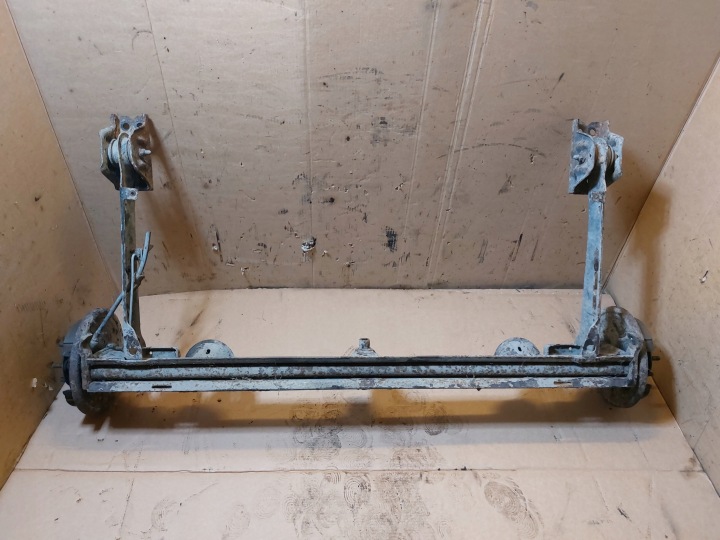 POUTRE SUSPENSIONS ARRIÈRE CHRYSLER PT CRUISER
