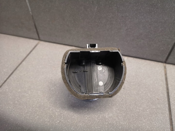 AUDI A4 B7 TABLEAU DE BORD GRILLE CONDUIT D'AIR CALANDRE GAUCHE AVANT 8H0820901D