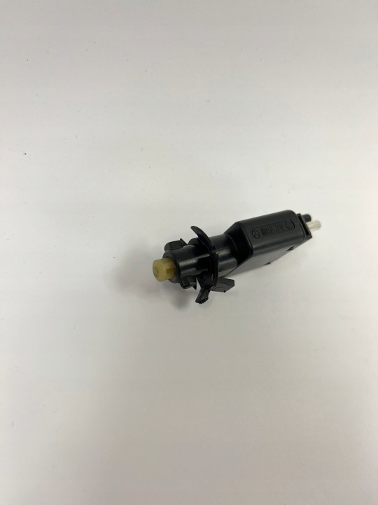 CAPTEUR PIED COMMUTATEUR BOUTON FEU STOP MERCEDES W124 W201 0005457709