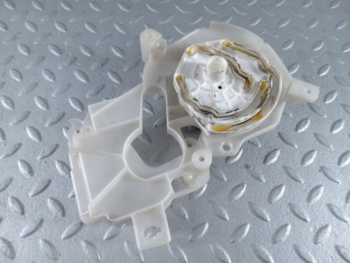 PETIT MOTEUR CAPOTS CONDUIT D'AIR SUBARU OUTBACK (BS) 1138003770