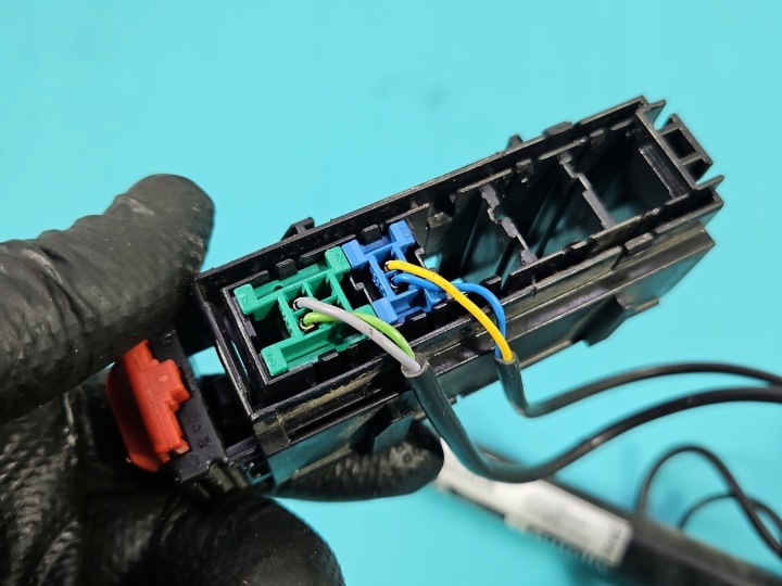 TENDEUR CEINTURE DE SÉCURITÉ AVANT DROIT PASSAGER OPEL CORSA E 14-