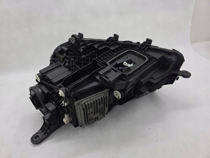 MERCEDES MB GLS W167 PHARE AVANT DROITE COMPLET LED MULTIBEAM A1679066001