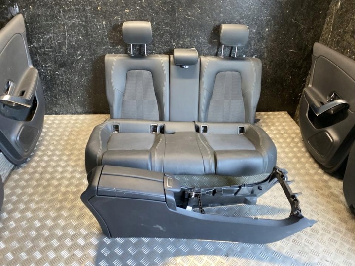 SIÈGES BANQUETTE ARRIÈRE ENSEMBLE MERCEDES-BENZ A-CLASS W177 2020 PANNEAU PORTES PODLOKI