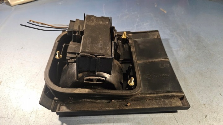 PHARE GAUCHE ARRIÈRE ARRIÈRE COUVERCLES DE COFFRE VW PASSAT B3 UNIVERSEL 333945107 333945259