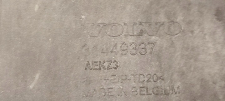 VOLVO XC40 ANGLE PARE-CHOCS DROIT ARRIÈRE 31449337