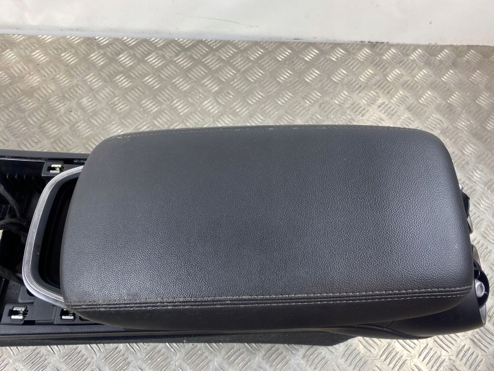 2020 ALFA ROMEO STELVIO ACCOUDOIR CONSOLES 0503720