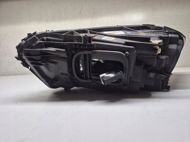 ENDOMMAGÉ PROJECTEUR DROITE CÔTÉ MERCEDES-BENZ A W177 A1779064803