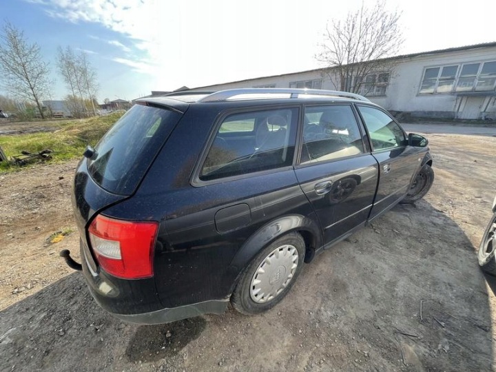 AUDI A4 COLLECTEUR ÉCHAPPEMENT 2003 2.5L 059131799