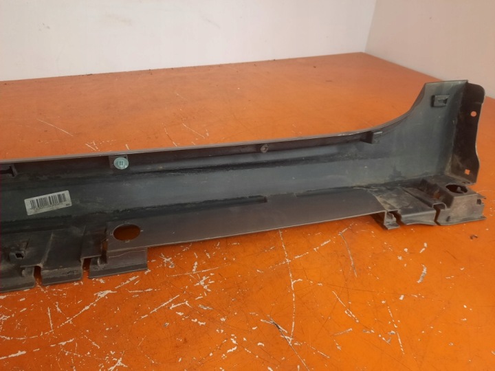 TOYOTA COROLLA E21 19- MOULURE SEUIL EXTÉRIEUR DROITE 75850-02230