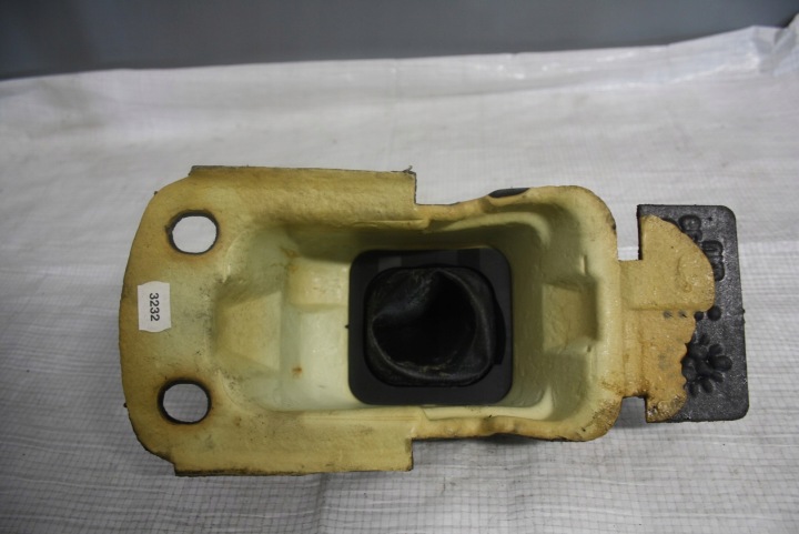 INSONORISATION POMMEAU DE LEVIER DE VITESSES AUDI A3 8L RESTYLAGE HAYON 8L0863875C