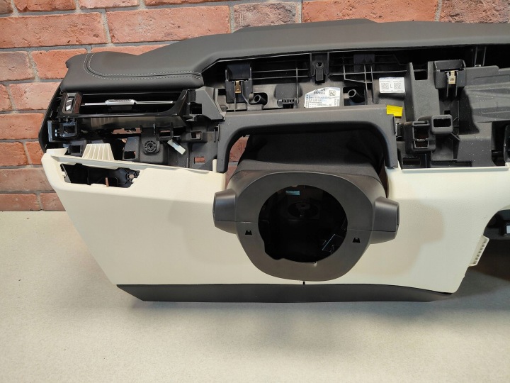 BMW X1 U11 ORIGINALE TABLEAU DE BORD CONSOLE COCKPIT NOIRE HUD BLANC DYM