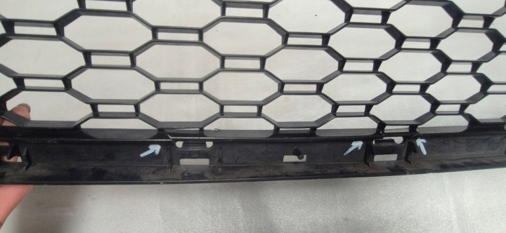 GRILLE CENTRALE PARE-CHOCS BMW 2 PIÈCES 51118069484 8069096