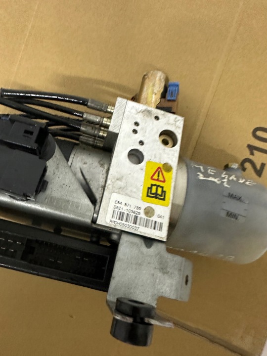 UZYWANA POMPE TOITS RENAULT MEGANE II CABRIO E84871789