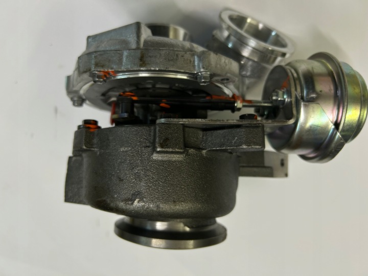 SPRINTER 2,2CDI TURBINE A6110960899 A6110961599 A6110960499 P.NOWA