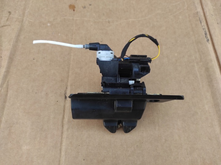 SERRURE ARRIÈRE COUVERCLES DE COFFRE ARRIÈRE MERCEDES CLK W208 C208 A208 A2088000375