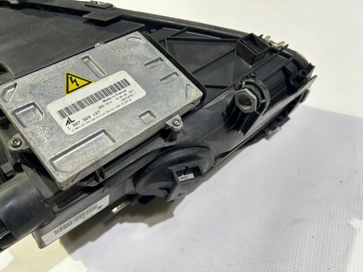 PHARE AVANT DROITE PROJECTEUR DROIT BI XÉNON MASERATI GRANTURISMO 2008-