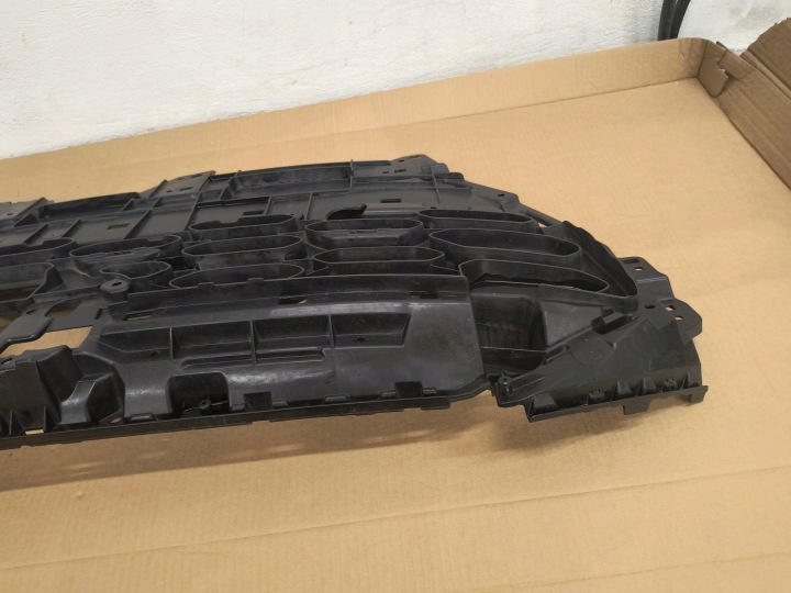 AUDI Q8 E TRON GRILLE CALANDRE PARE-CHOCS 4KE807233B