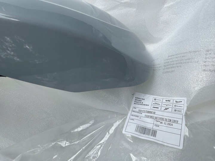 PIAGGIO MP3 310 HPE E5+ DROIT AVANT AILE G18 NEUF