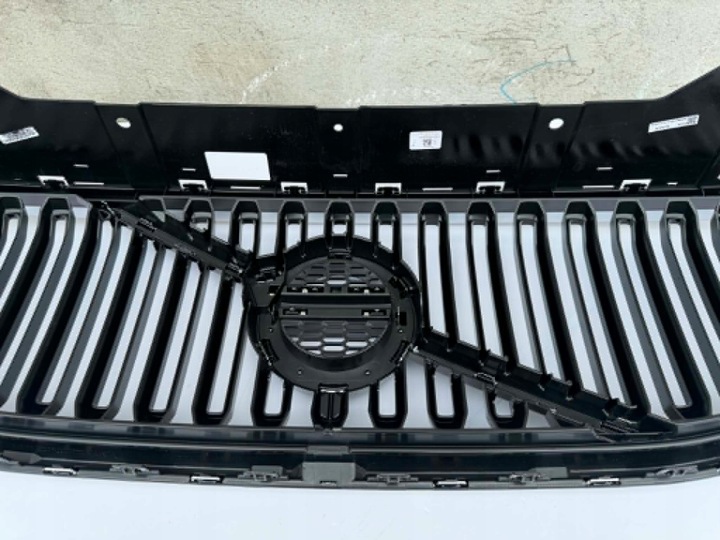 VOLVO XC60 II GRILLE CALANDRE PARE-CHOCS AVANT NEUF OE 8686