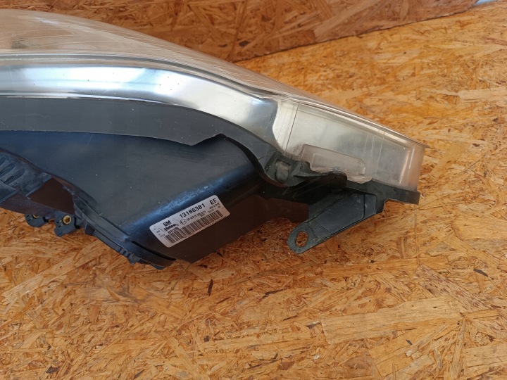 PHARE GAUCHE AVANT PROJECTEUR EUROPE 13186381 OPEL CORSA D