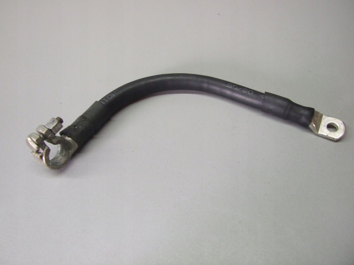 AUDI A8D3 SERRE-CÂBLE NÉGATIVE 4E0971235B