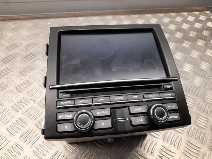 PORSCHE CAYENNE (92A) 7P5035884BM AVEC AVANT RADIOODTWARZACZE