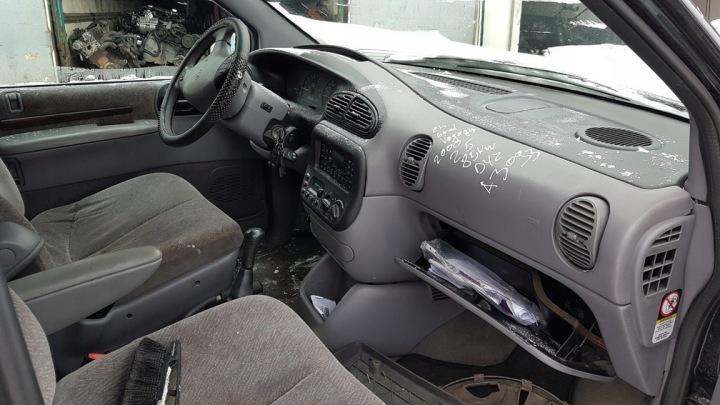 CHRYSLER VOYAGER ORDINATEUR MOTEUR 2000 2.5L 0281010139 P04686870AA