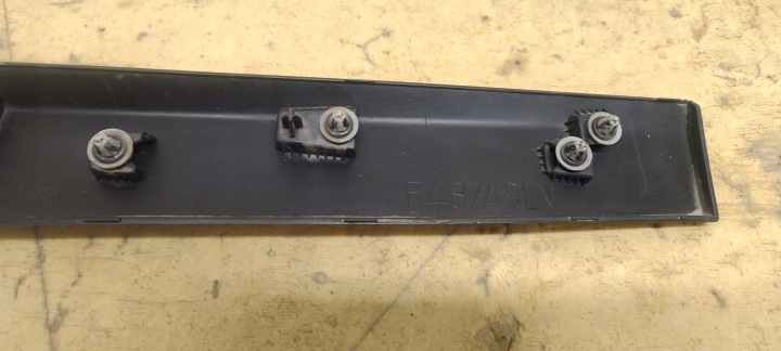 MOULURE PORTES BMW X1 F48 GAUCHE AVANT AVANT 7352091