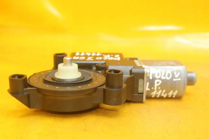 PETIT MOTEUR CONTRÔLEUR VITRES GAUCHE AVANT VW POLO V 6R0959801AT 0130822531