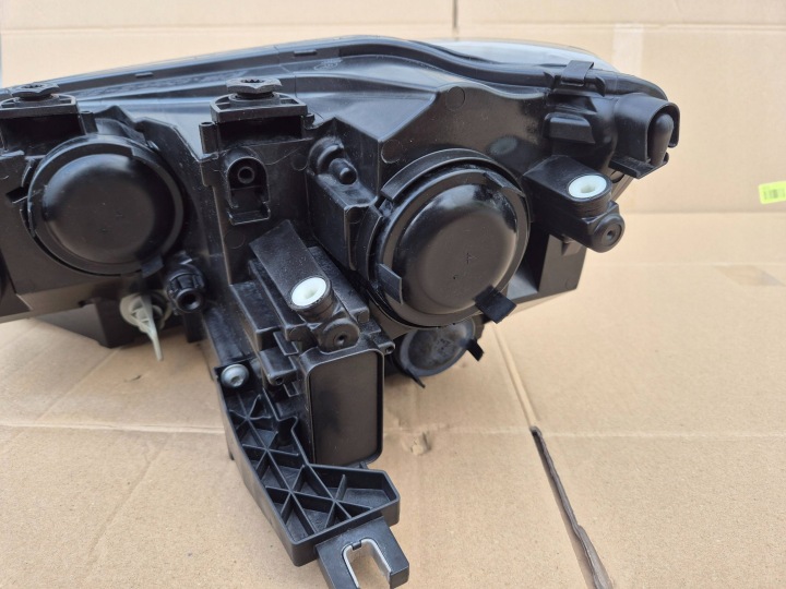 VW SHARAN 11- PHARE DROITE AVANT B.LADNA 7N5941006F