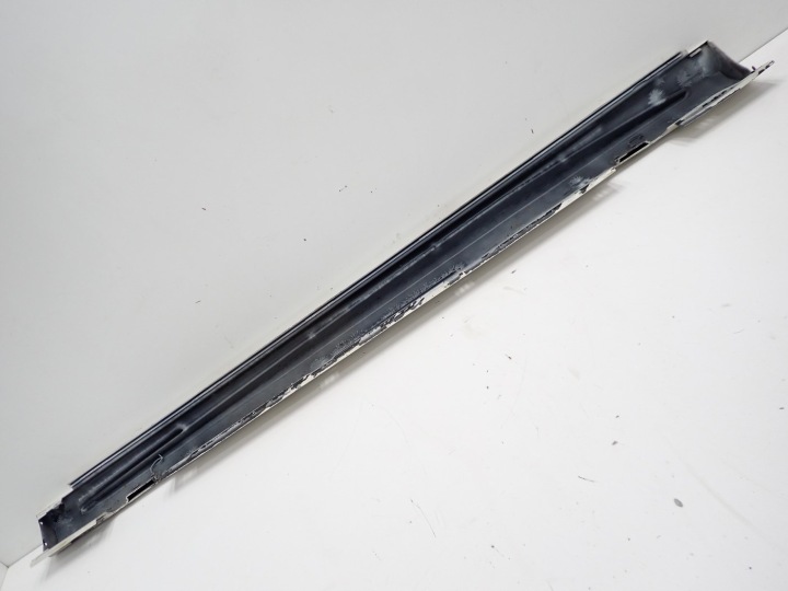 MOULURE PROTECTION SEUIL SEUIL DROITE MERCEDES MERCEDES W176 CLA 1766980154