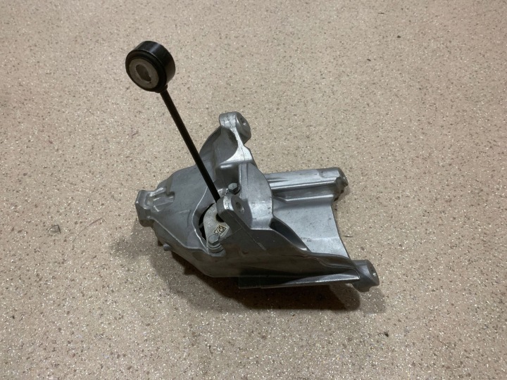 POIGNÉE MOTEUR AVANT CÔTÉ GAUCHE AUDI Q7 4M 4M0199307BN