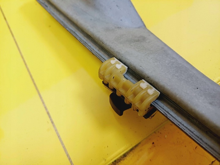 ÉLÉVATEUR VITRE DROIT AVANT RENAULT LAGUNA III 807300002R 0130822331 NR54