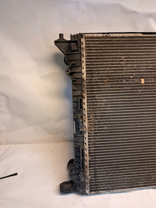 RADIATEUR EAU LIQUIDE AUDI A4 B8 2.0TDI 8K0121251T