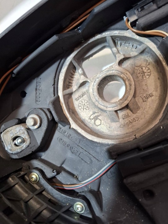 268.OPEL CORSA C VOLANT CUIR MULTIFONCTION AIRBAG 9191942 8039566