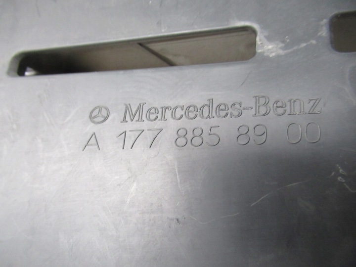 GRILLE DANS PARE-CHOCS GAUCHE MERCEDES A CLASSE 177 AMG 45 ORIGINAL
