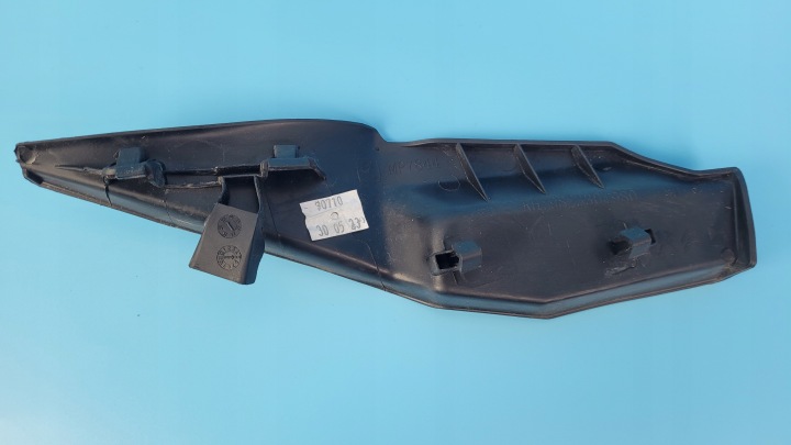 OPEL CORSA F 23R ANGLE BOUCHON PLASTIQUE DROITE 9823301980