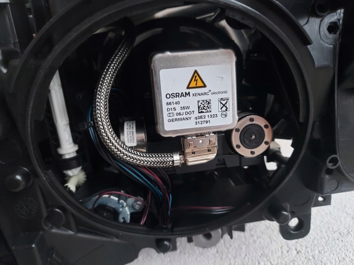 PHARE PROJECTEUR BMW F32 F33 F36 XÉNON DIRECTIONNELLE DYNAMIC DROITE EUROPE