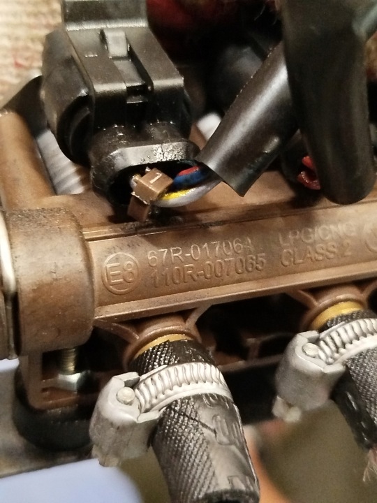 MOULURE INJECTION INJECTEURS GAZ LPG 110R-007065