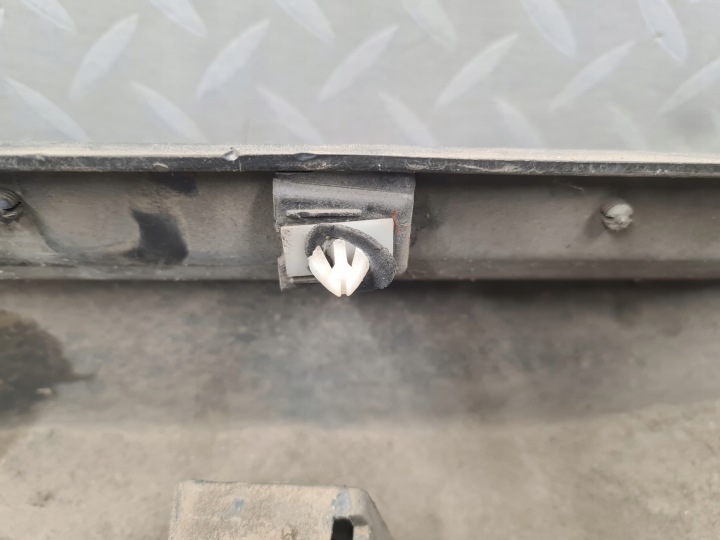 MOULURE REVÊTEMENT SEUIL SEUIL GAUCHE OPEL MOKKA 95164754