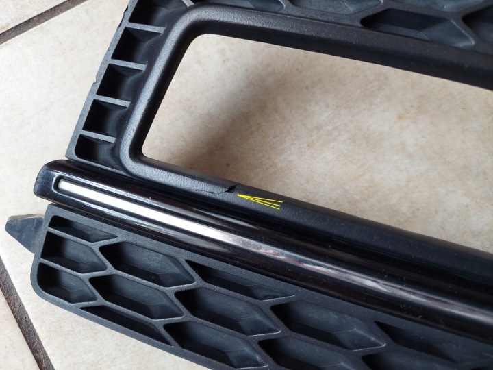 GRILLE PARE-CHOCS DROIT AVANT RADAR AUDI A4 B8 LIFT S-LINE 8K0