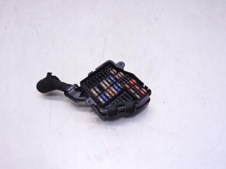BOÎTE FUSIBLES AUDI A6 C6 2.4 V6 8D1941824