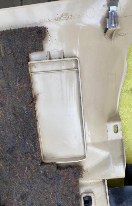 MERCEDES-BENZ W123 PROTECTION CONSOLES CREAM