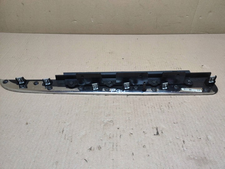 MOULURE TABLEAU DE BORD INSTRUMENTATION DROITE CÔTÉ CHRYSLER TOWN AND COUNTRY 5 RESTYLAGE