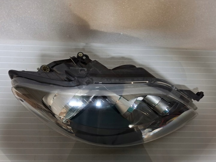 PHARE DROITE AVANT VW GOLF PLUS 5M1 DROIT AVANT 5M1941006D