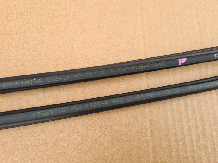 MOULURE TOITS GAUCHE DROITE FIAT GRANDE PUNTO JOINT D'ÉTANCHÉITÉ 735335781 735335772