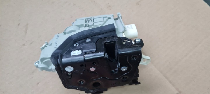 Q5 80A SERRURE DE PORTE GAUCHE ARRIÈRE 4G0839015G 8PIN A4 B9 8W A5