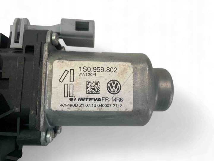 PETIT MOTEUR VITRES AVANT DROITS PORTES VW UP (121, 122, BL1, BL2)