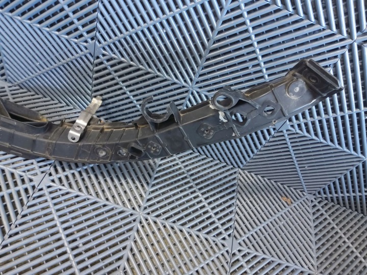 RENFORCEMENT SUPÉRIEUR MERCEDES-BENZ A W177 A2476208400
