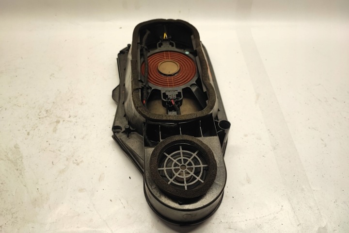 SUBWOOFER MERCEDES-BENZ CLS (C218) A2128203502 4.7L GASOLINE 320KW 2012